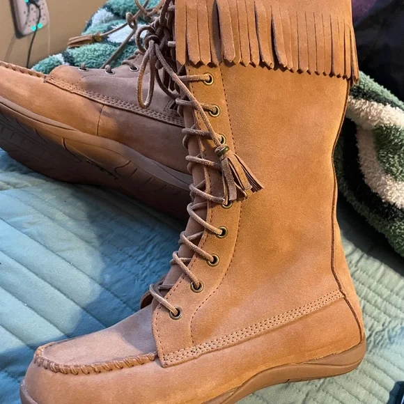 L.L. Bean Suede Leather Tan Tassel Fringe Sheepskin Boots 9 Medium Moccasin Cozy - Picture 6 of 12